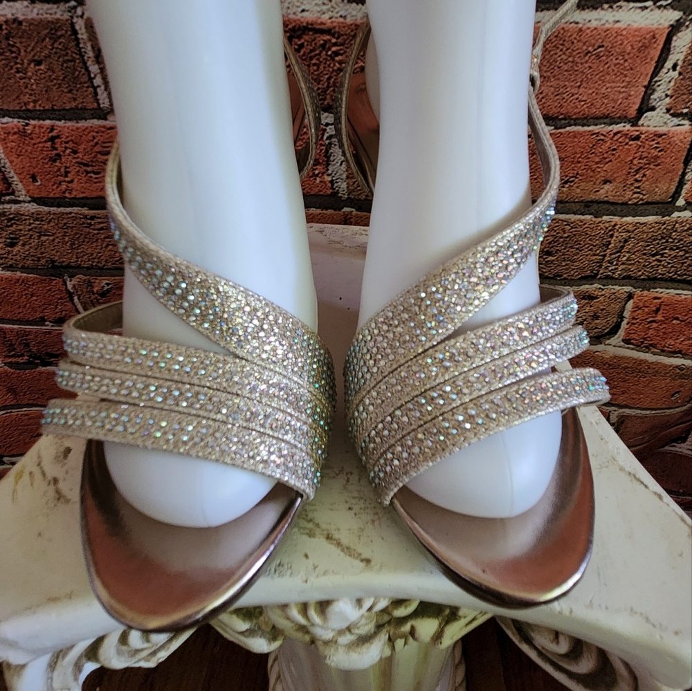 Silver Slippers - Picture 3 of 10